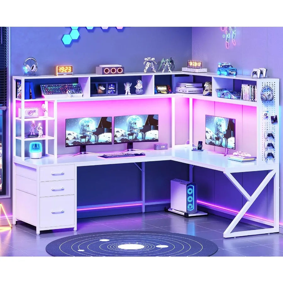 L Shaped Desk w/Power Outlet