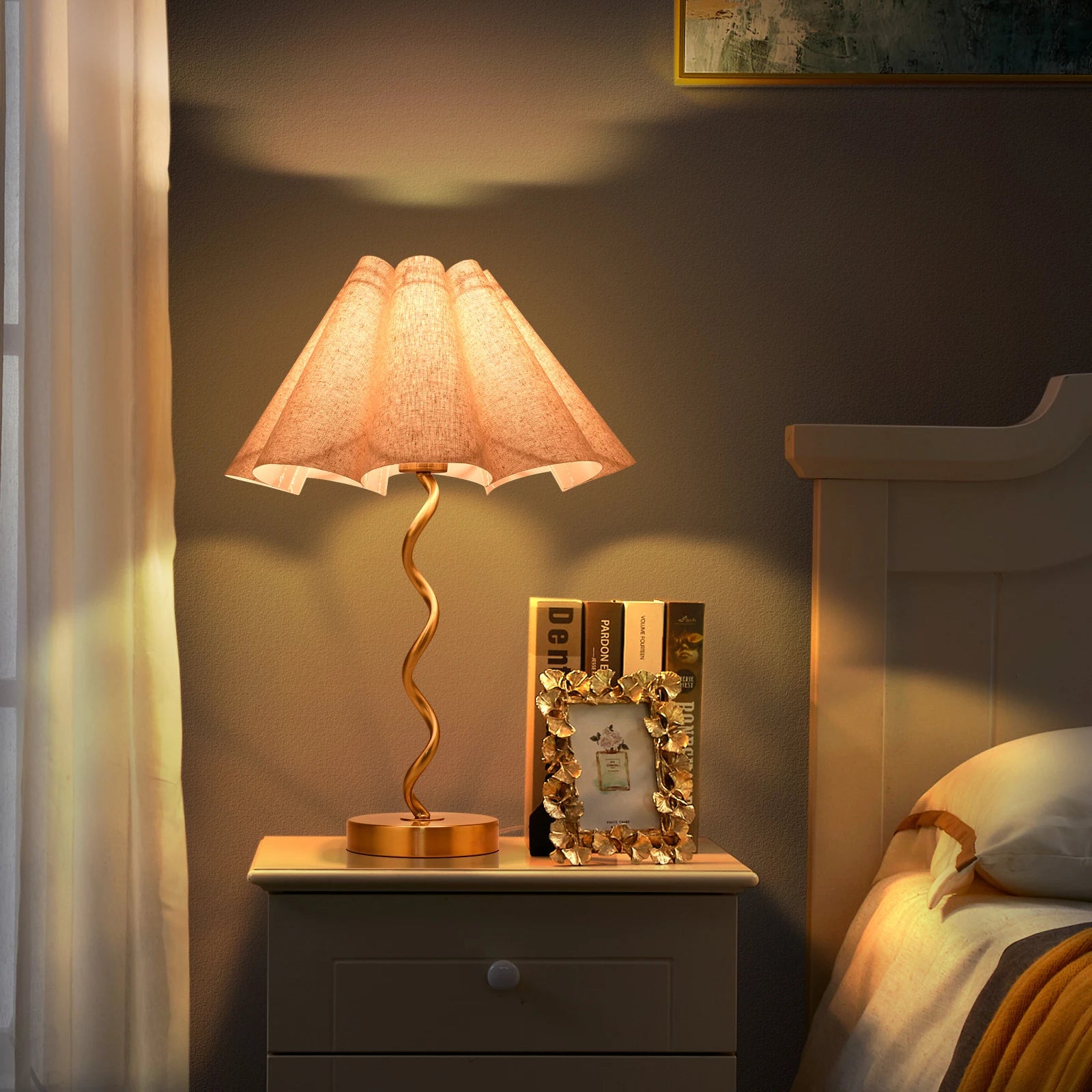 Scalloped Wavy Lamp for Bedside