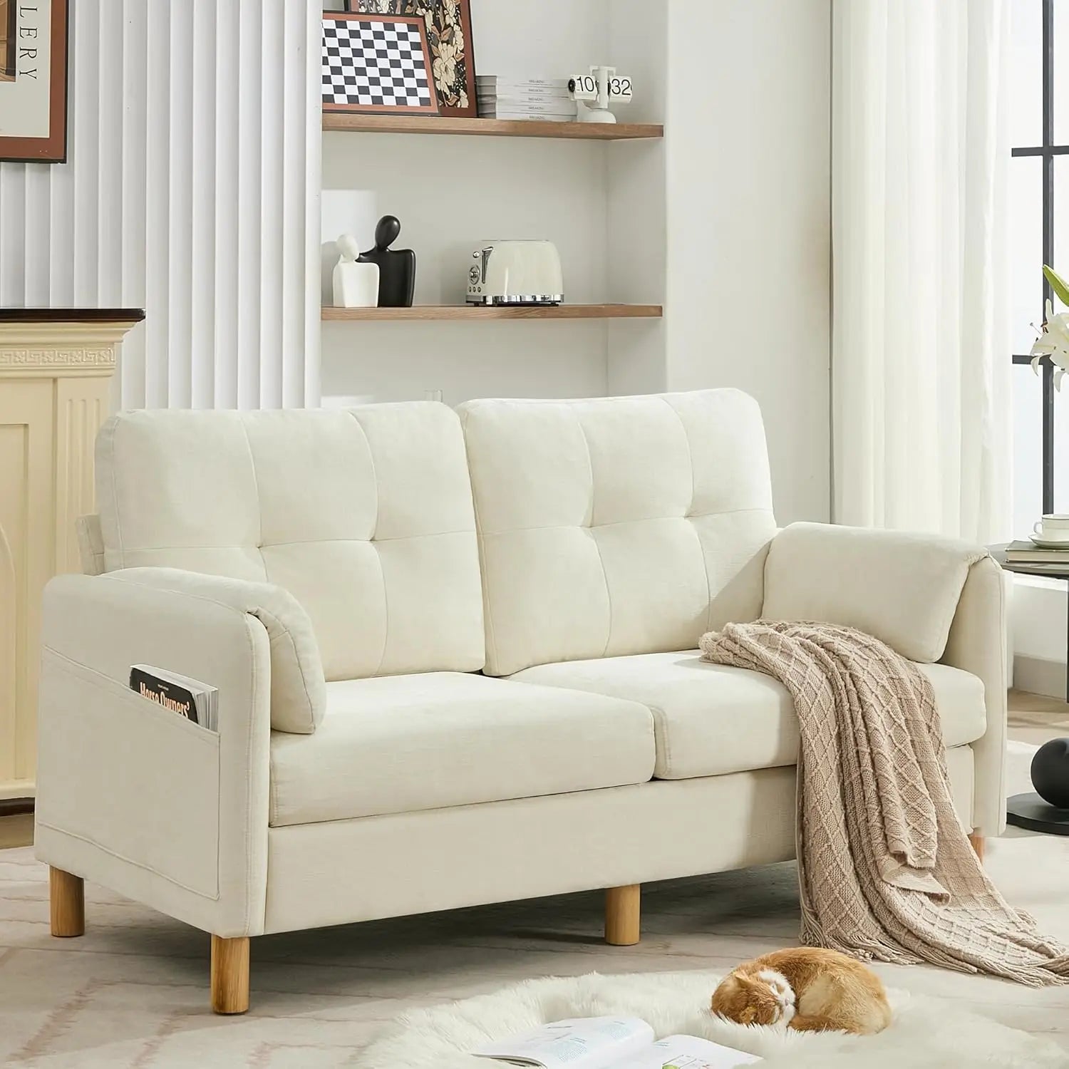 2-Seater Love Seat w Pillows